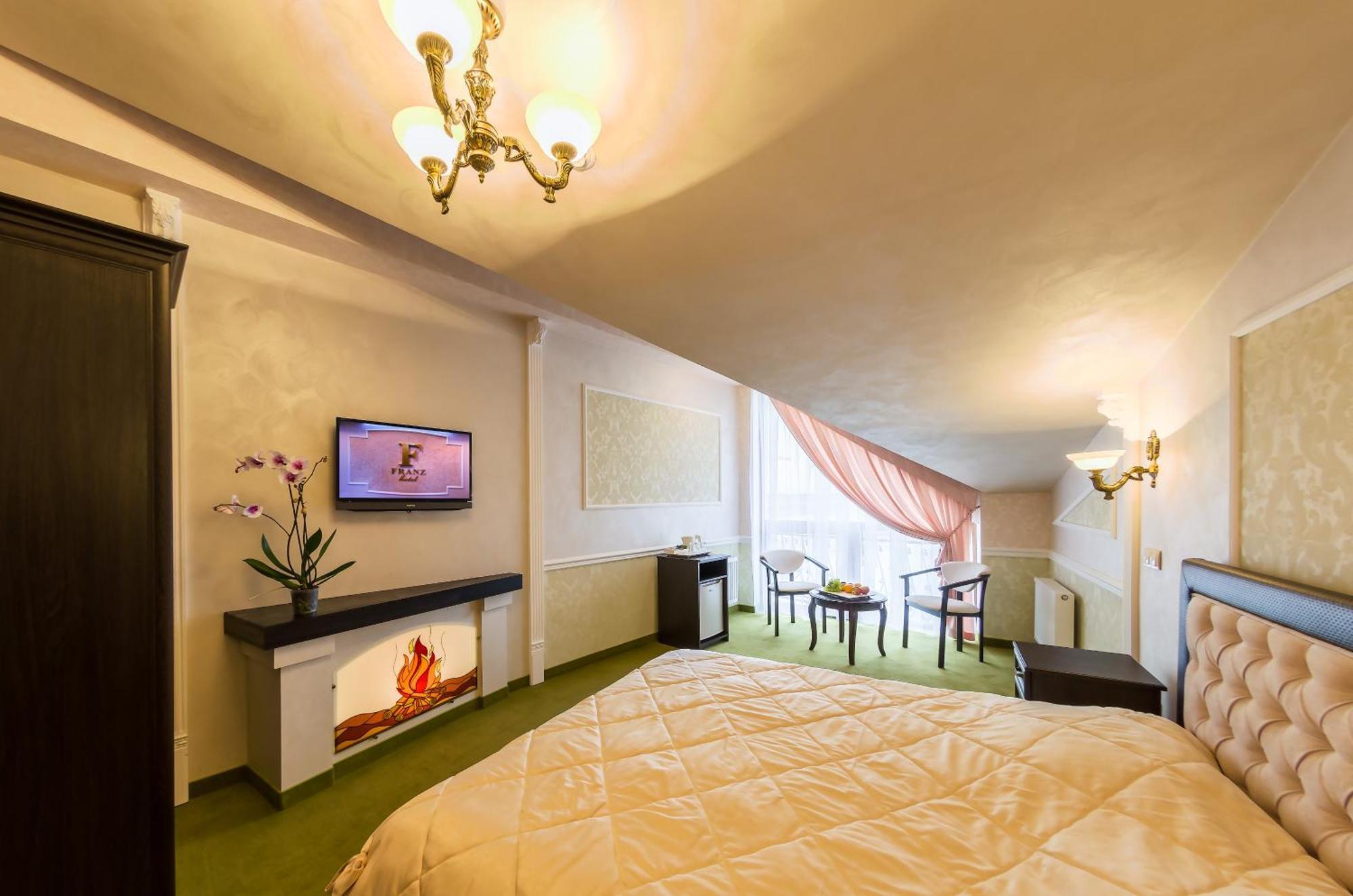 Franz Hotel&Restaurant Ivano-Frankivsk Esterno foto