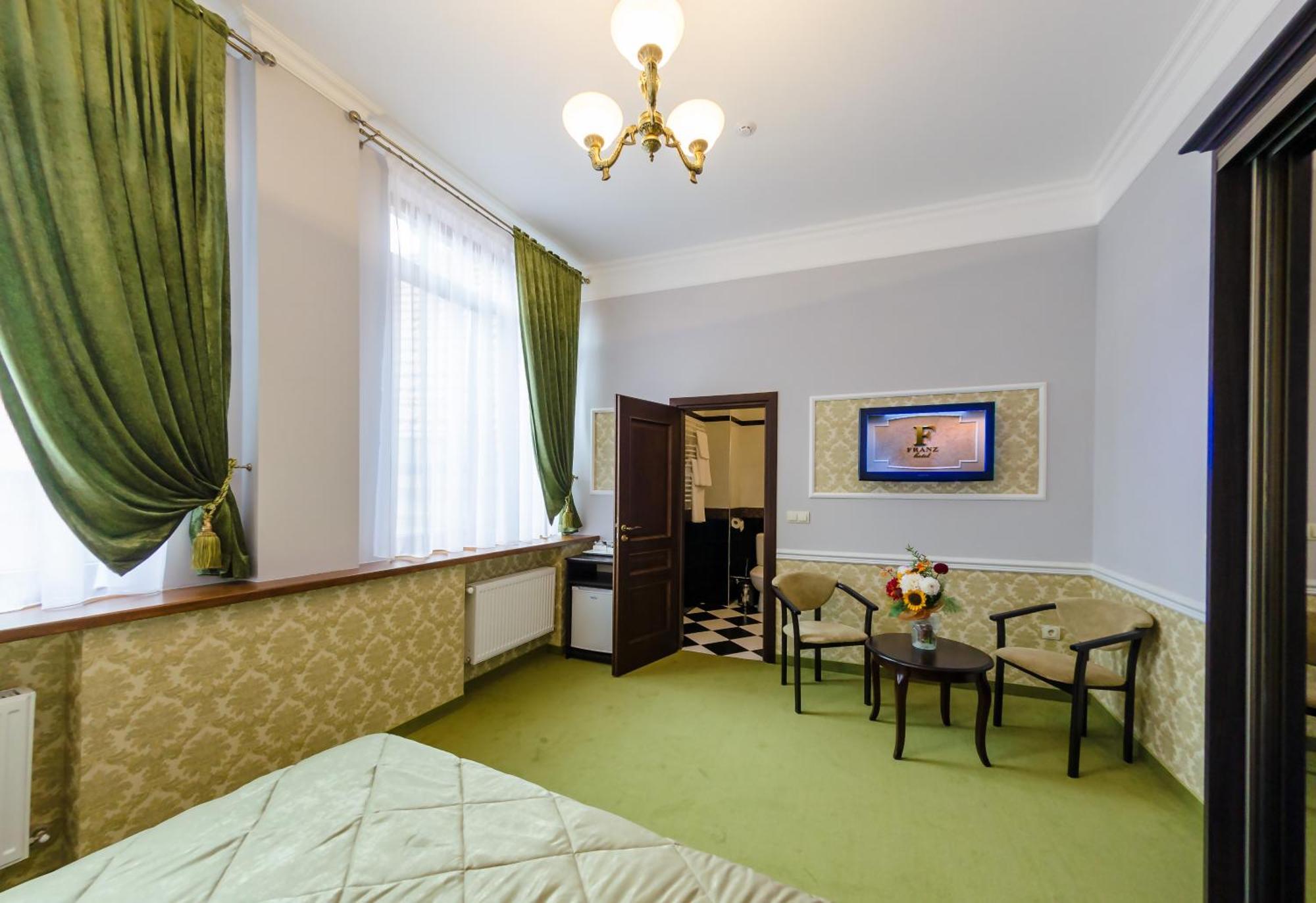 Franz Hotel&Restaurant Ivano-Frankivsk Esterno foto