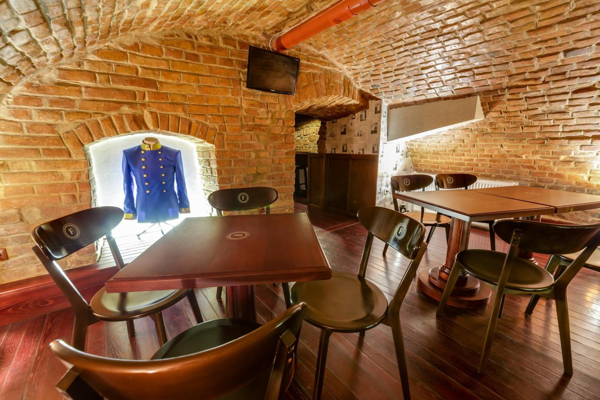 Franz Hotel&Restaurant Ivano-Frankivsk Esterno foto