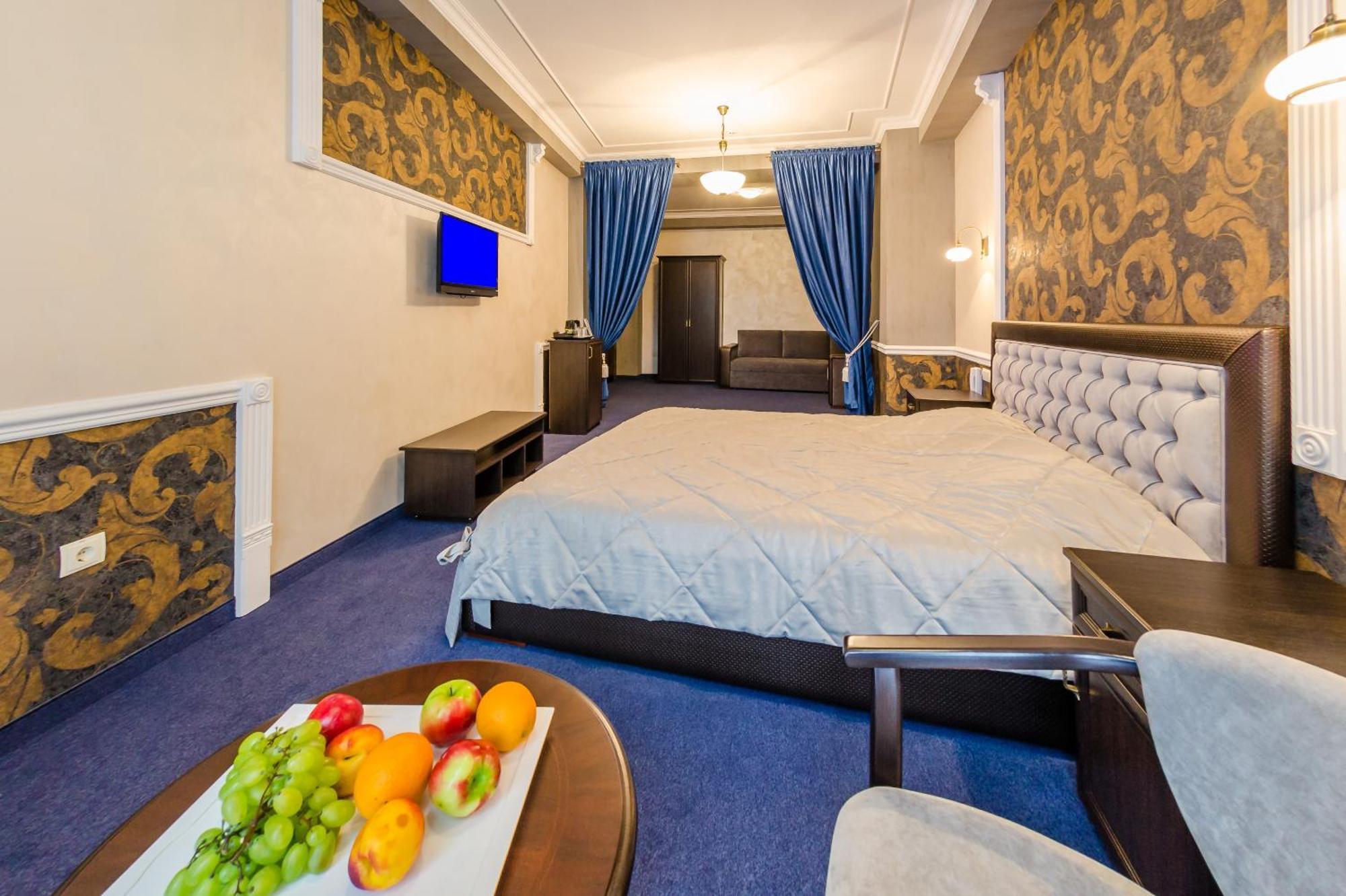 Franz Hotel&Restaurant Ivano-Frankivsk Esterno foto